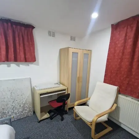 Classic Near Headingley Stadium Apartment